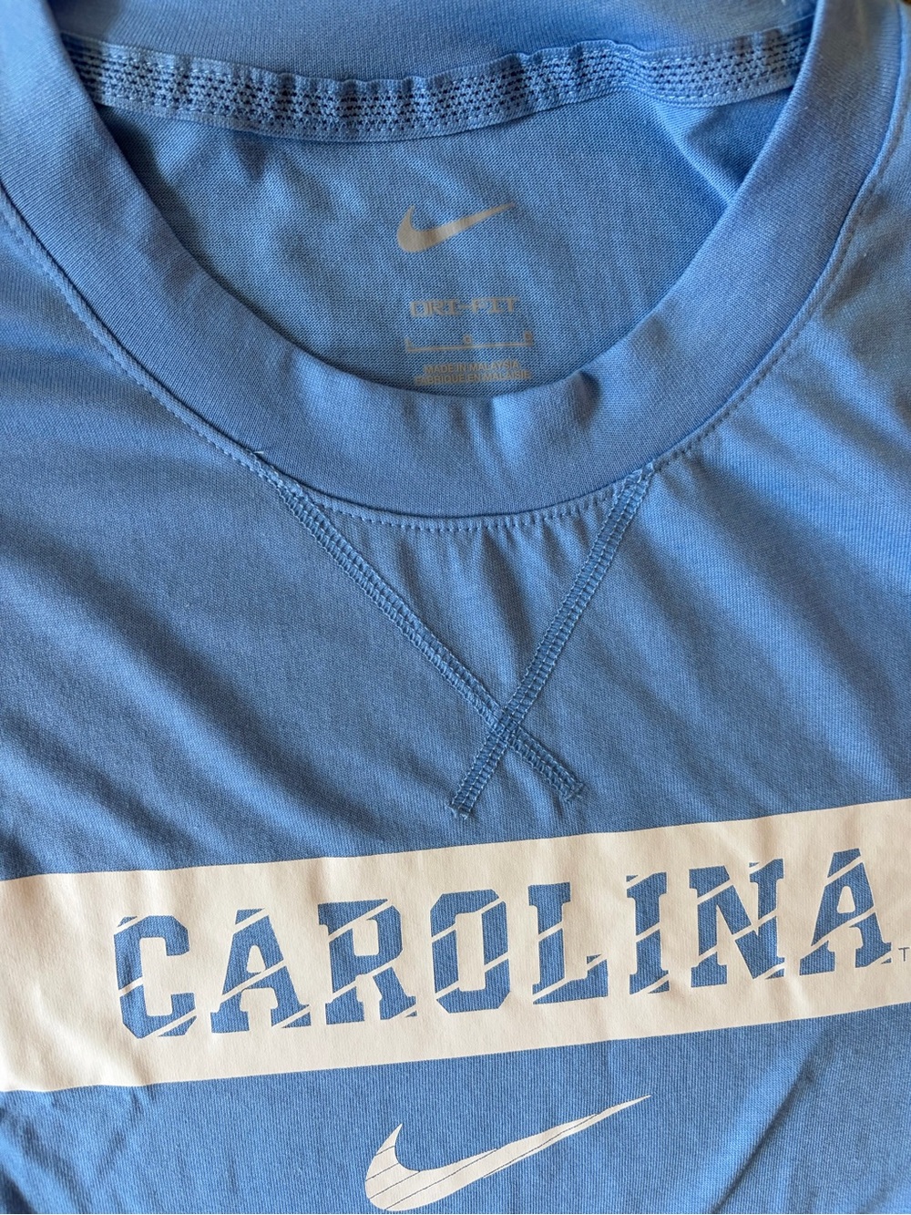 Nike UNC ‘Carolina’ Long Sleeve Dri-Fit Tee - Men’s Size L - Picture 2 of 5